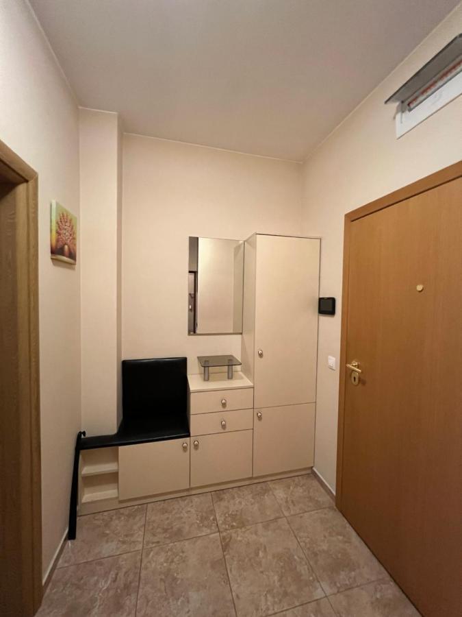 Business And Leisure Apartments In Mladost 2 With Free Garage صوفيا المظهر الخارجي الصورة