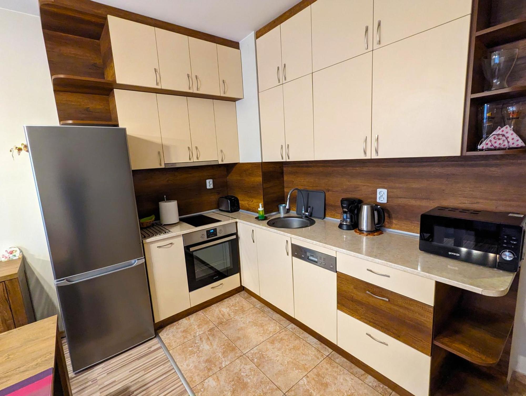 Business And Leisure Apartments In Mladost 2 With Free Garage صوفيا المظهر الخارجي الصورة