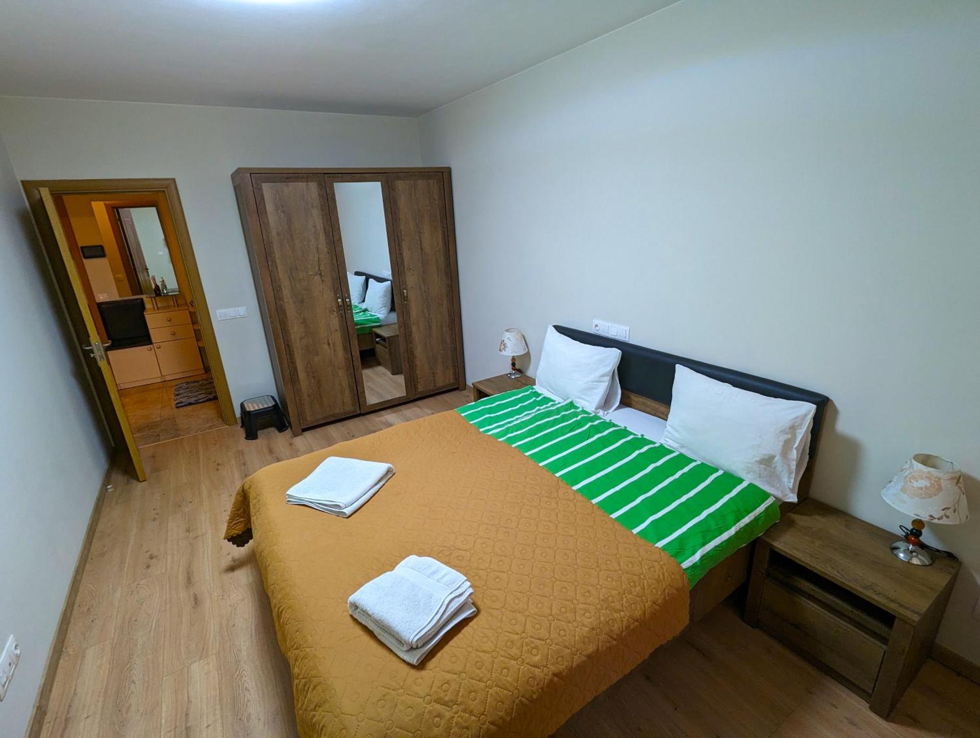 Business And Leisure Apartments In Mladost 2 With Free Garage صوفيا المظهر الخارجي الصورة