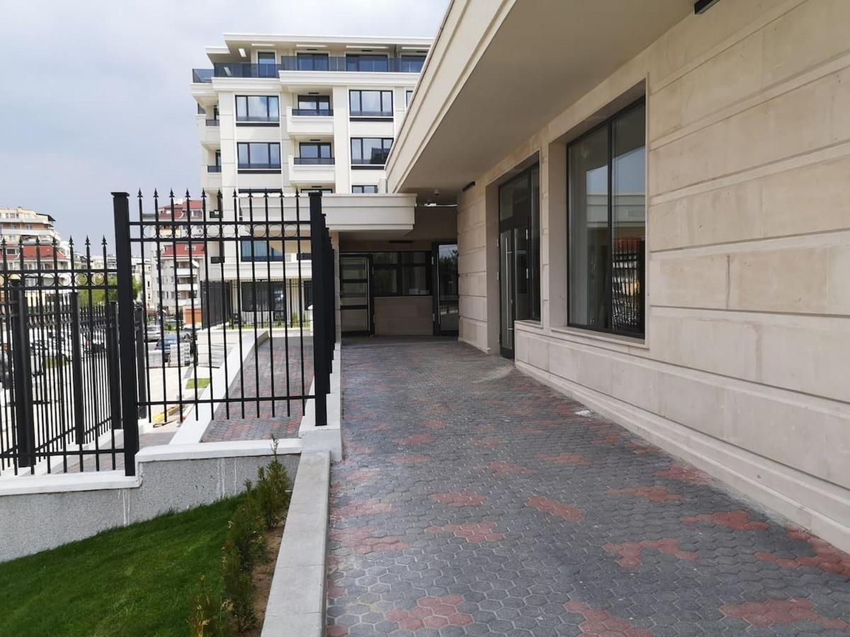 Business And Leisure Apartments In Mladost 2 With Free Garage صوفيا المظهر الخارجي الصورة